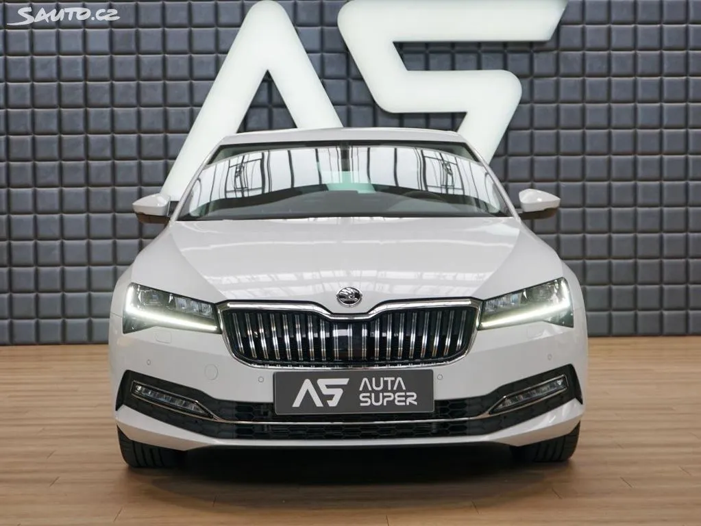 Škoda Superb TDI 4X4 147kW Tažné LED ACC Image 2