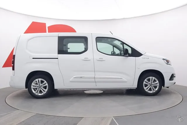 Toyota Proace L2 Premium 50 kWh 5-ovinen - Uusi auto heti to Image 6