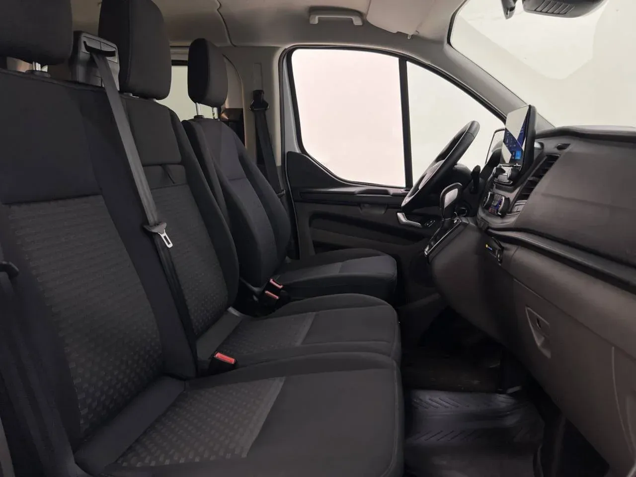 Ford Tourneo Custom L2 B-kamera 9-Sits Carplay Värmare Moms Image 3