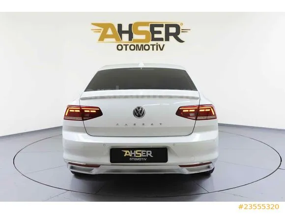 Volkswagen Passat 1.6 TDi BlueMotion Business Image 2